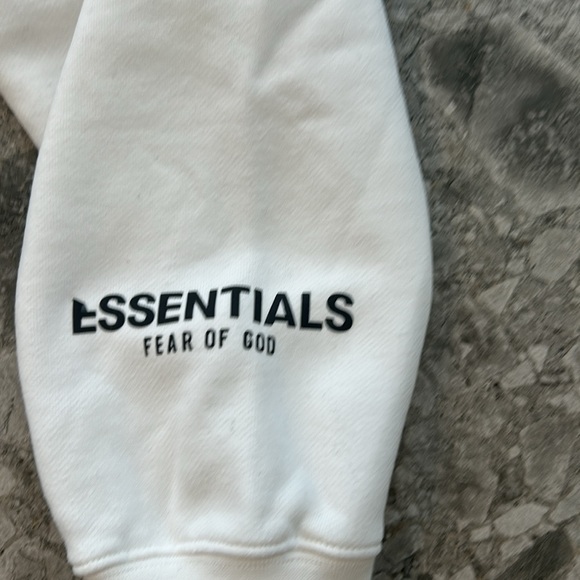EUC essentials crewneck size xs - Picture 2 of 2
